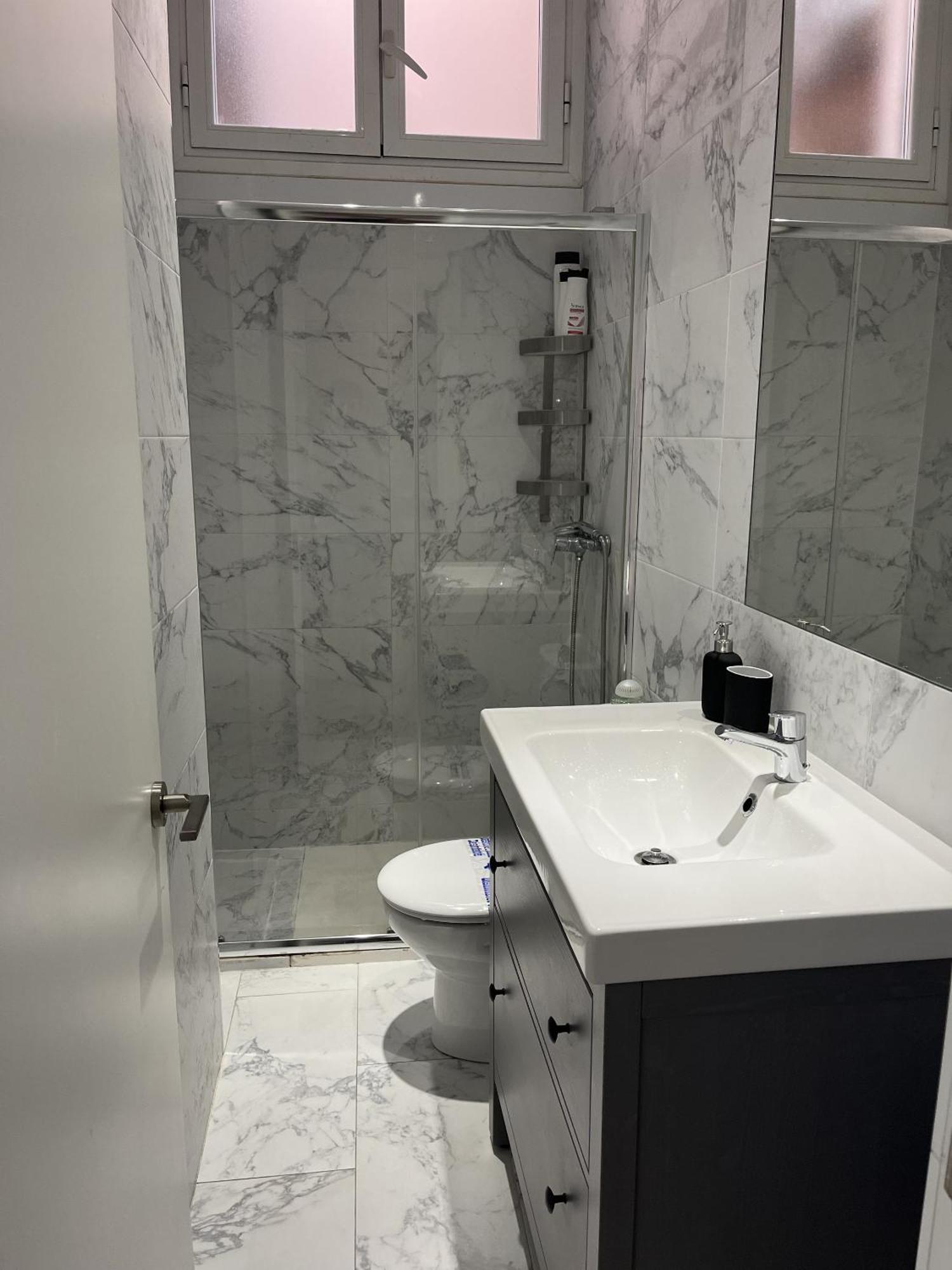 Dplace To Be - Amazing Apartments In Historic Center Madrid Room photo